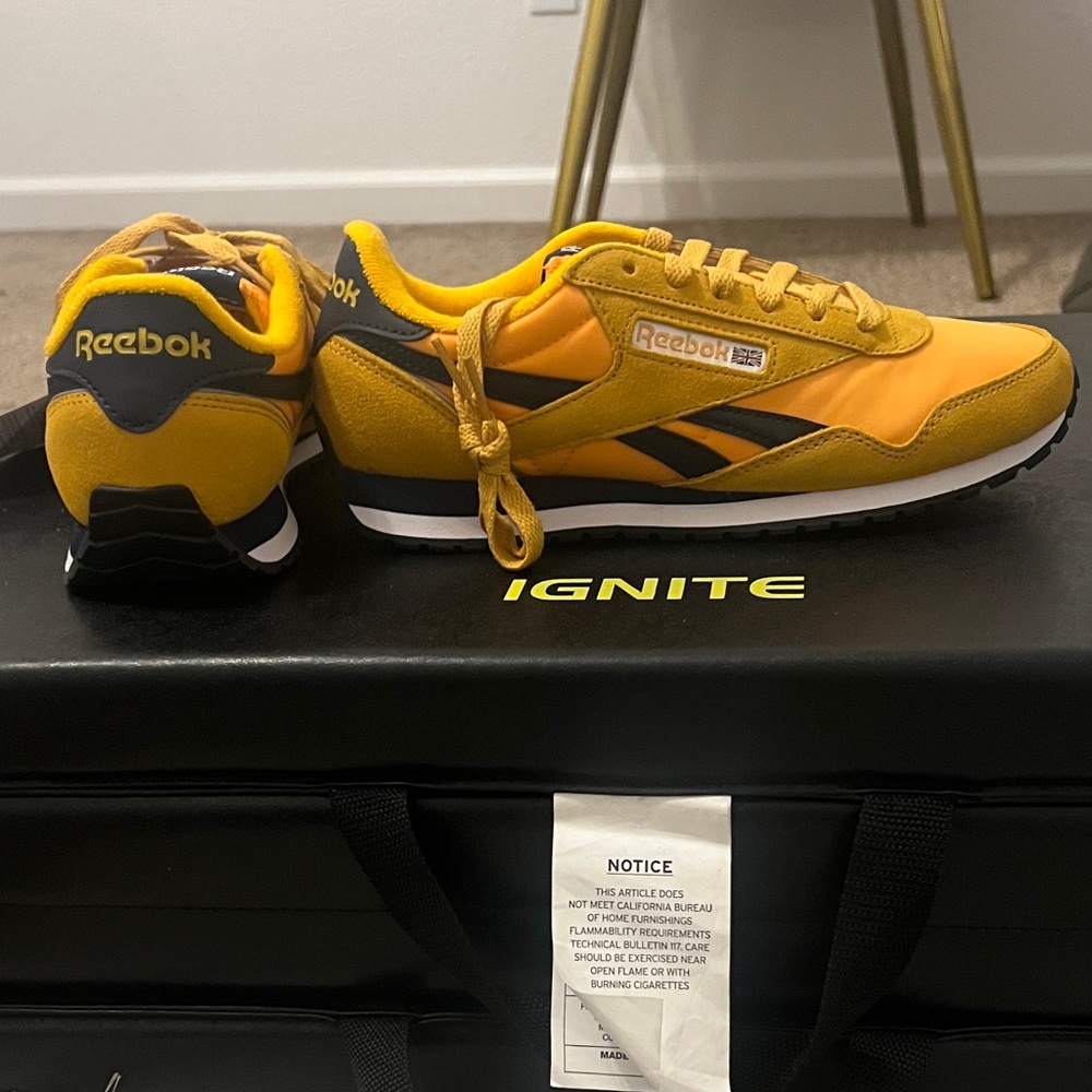 Women’s Reebok Yellow and Black Classic Runner Sneakers NWOT